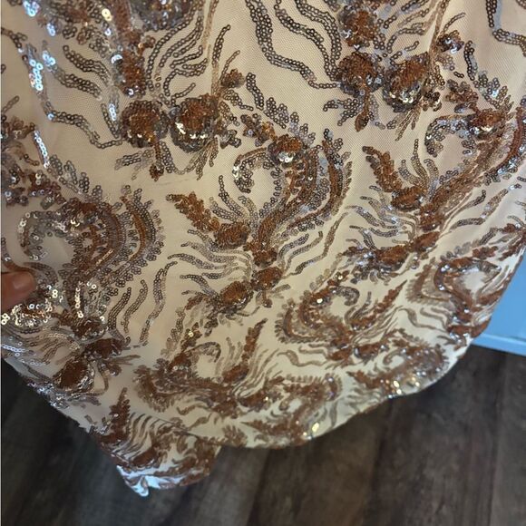 Elegant Parade of Sequins Patterned Formal Dress - Picture 7 of 9